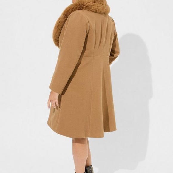 Torrid 3X Gorgeous Camel Coat with detachable faux fur collar - Picture 7 of 10